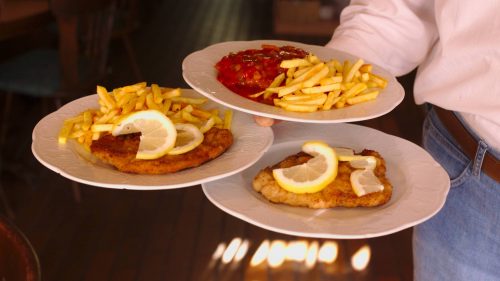 Schnitzel mit Pommes | Naturfreundehaus Billtalhöhe | Waldgaststätte | Königstein im Taunus